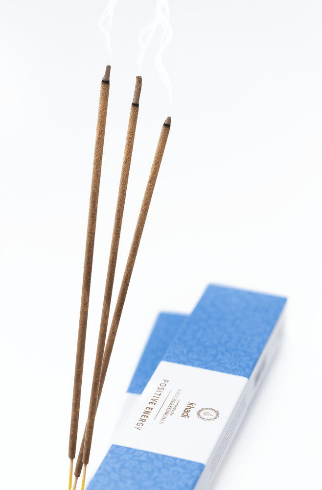 khadi Ayurvedische Räucherstäbchen Positive Energy