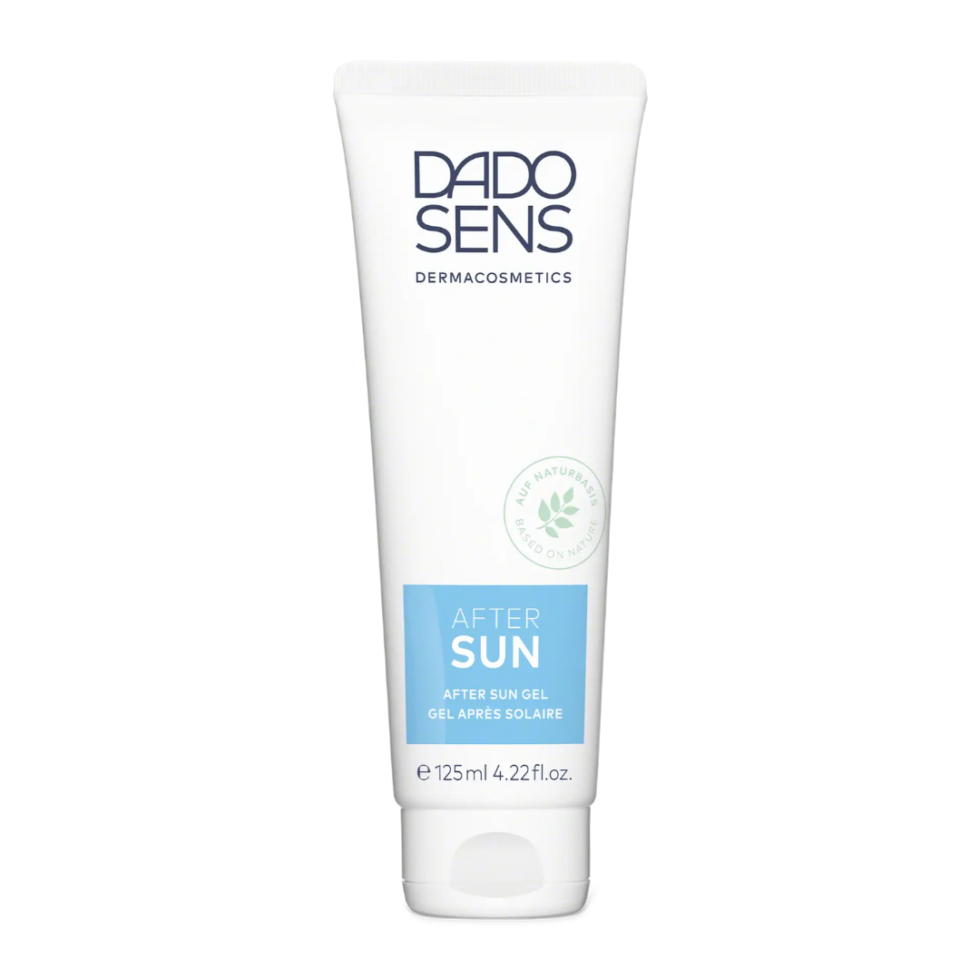 DADO SENS AFTER SUN Gel – Tube vor weißem Hintergrund, pflegende After-Sun-Gel-Formulierung mit natürlichen Inhaltsstoffen