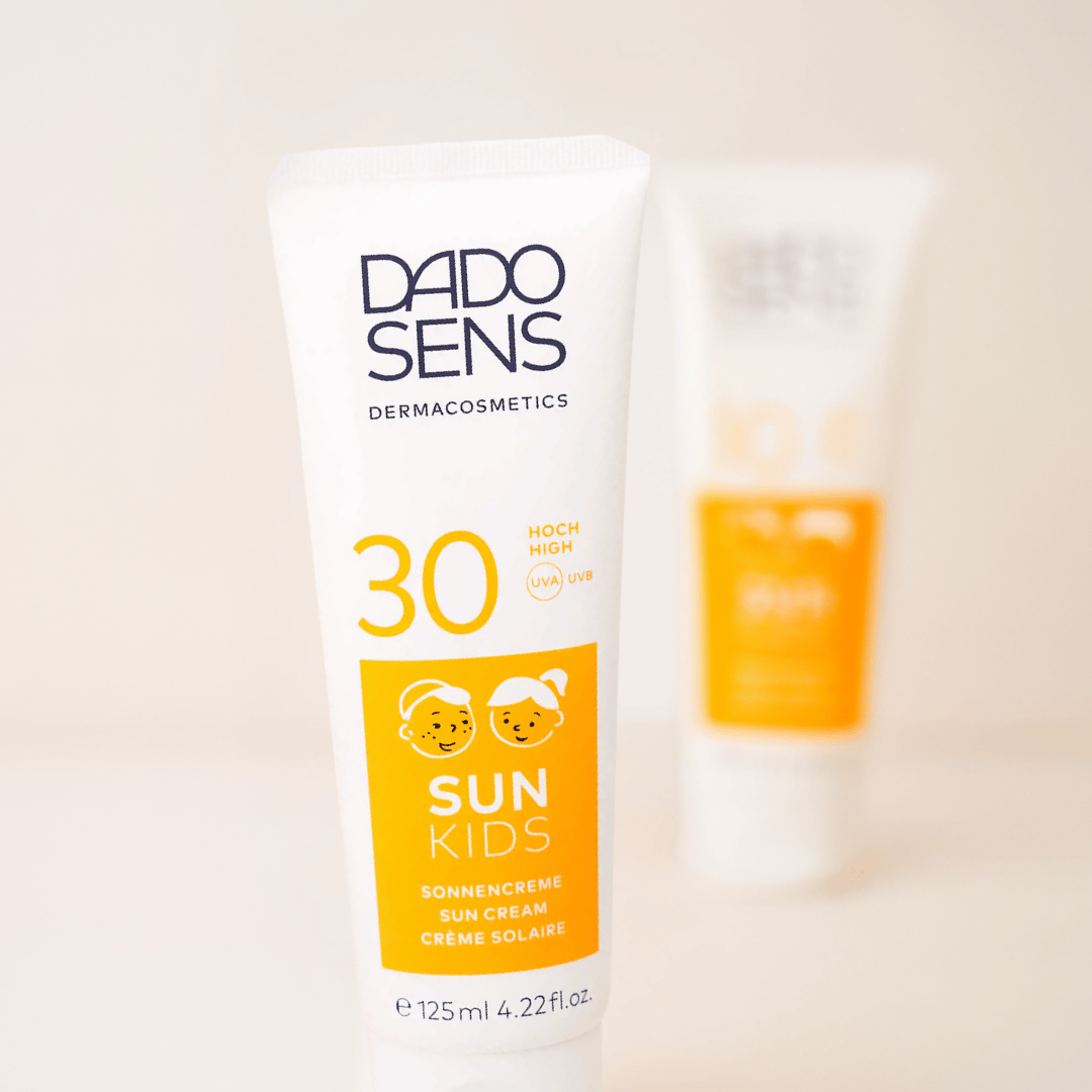 DADO SENS SUN Kids Sonnencreme LSF 30 – Nahaufnahme der Tube, ideal für empfindliche Kinderhaut, 125 ml