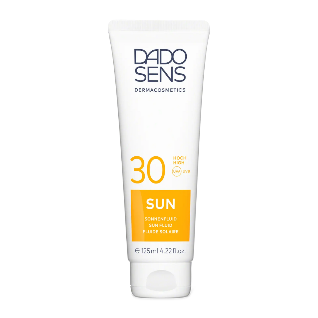 DADO SENS SUN Sonnenfluid LSF 30 – Tube vor weißem Hintergrund, dermatologisch getesteter Sonnenschutz mit UVA- und UVB-Filter