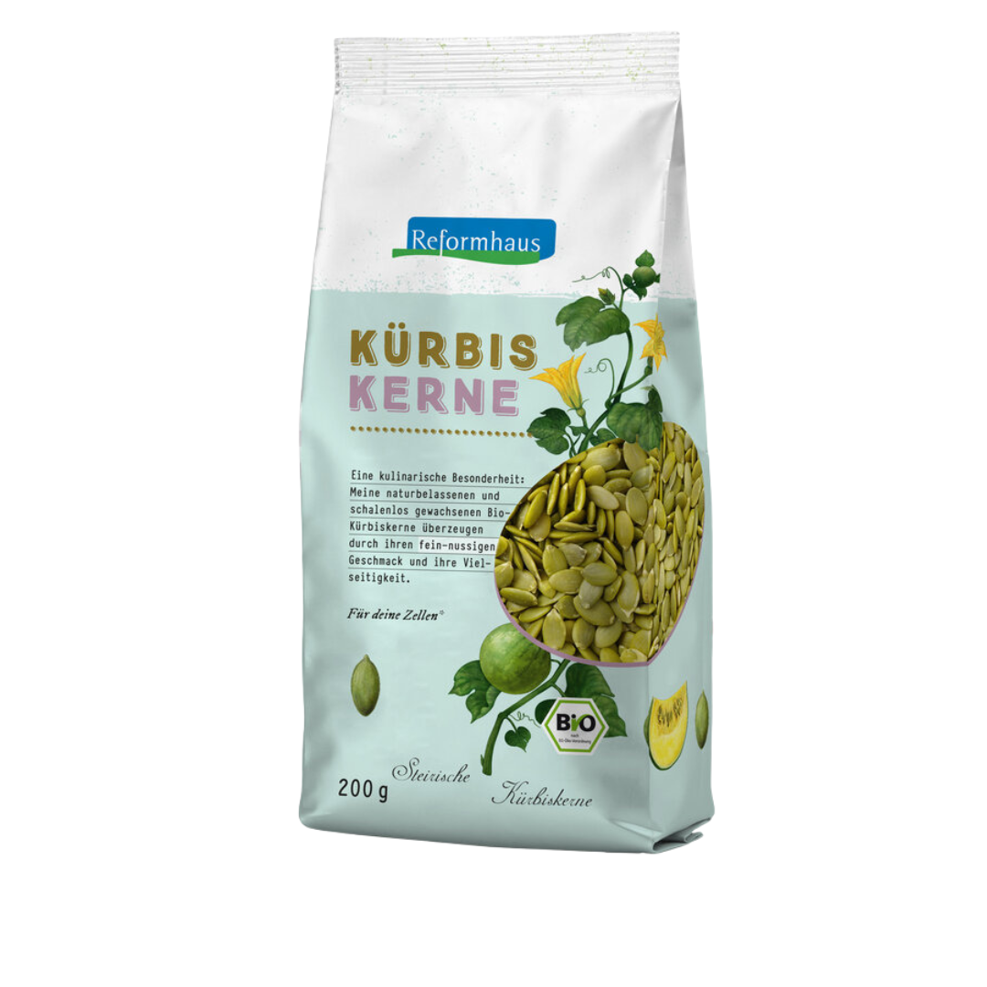 Frontansicht der Reformhaus Bio Kürbiskerne 200 g – naturbelassene, schalenlose Kerne mit fein-nussigem Geschmack aus österreichischem Ölkürbis.