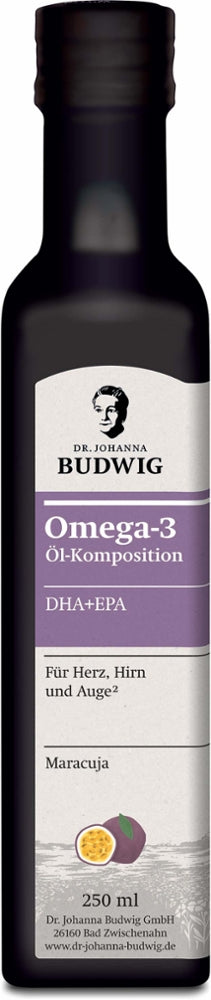 Dr. Johanna Budwig Omega-3 Öl-Komposition mit DHA und EPA, Geschmacksrichtung Maracuja, 250 ml Flasche. Schwarze Glasflasche mit Schraubverschluss, cremefarbenes Etikett mit violettem Akzent und schwarzer Schrift sowie Abbildung einer Maracuja.