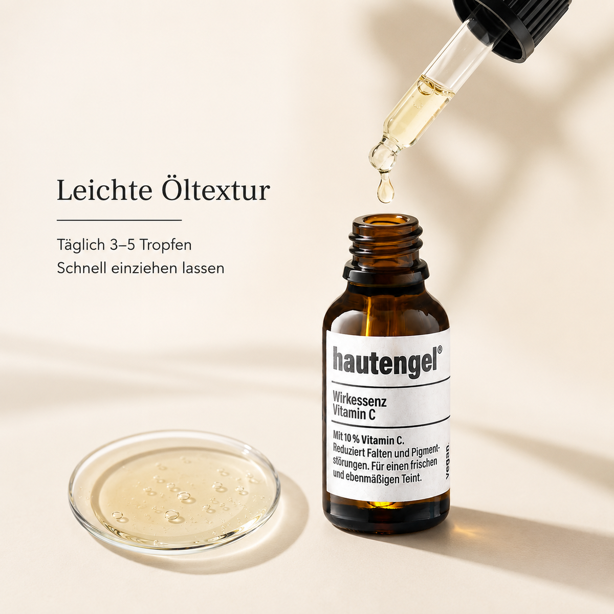 Anwendung der hautengel Wirkessenz Vitamin C mit 3 bis 5 Tropfen für die tägliche Gesichtspflege