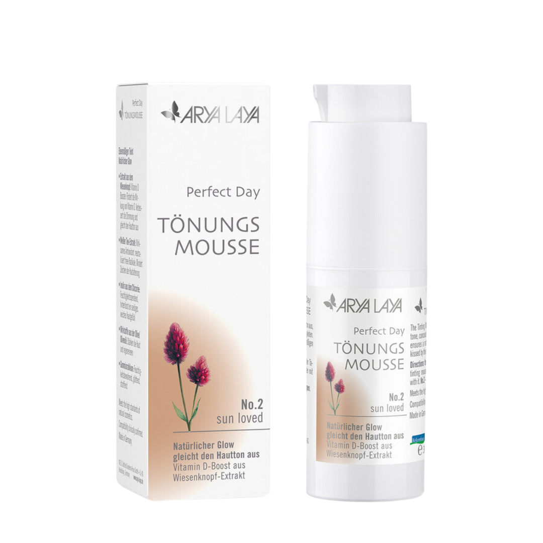 Arya Laya Perfect Day Tönungsmousse No. 2 Sun Loved – getöntes Mousse mit natürlichem Glow-Effekt, Vitamin D-Boost und Wiesenkopf-Extrakt