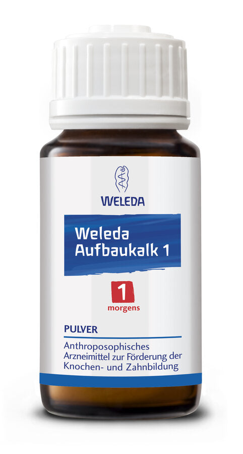 Weleda Aufbaukalk 1 Pulver in einer braunen Glasflasche mit weißem Verschluss und blau-weißem Etikett.