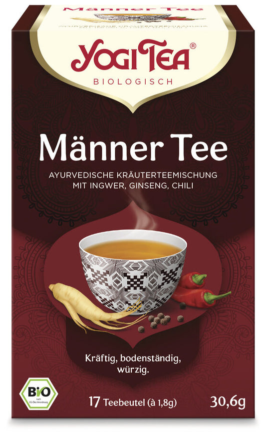 Eine Packung des 'Männer Tee' von Yogi Tea. Die Verpackung ist dunkelrot und zeigt eine Illustration einer Tasse Tee, umgeben von Ingwerwurzel, Ginsengwurzel, Chilischoten und Pfefferkörnern. Oben steht in roter Schrift 'Yogi Tea' und darunter 'Biologisch'. Die Teesorte ist als 'Ayurvedische Kräuterteemischung mit Ingwer, Ginseng, Chili' beschrieben. Unten steht 'Kräftig, bodenständig, würzig'. Es sind 17 Teebeutel à 1,8 g enthalten, insgesamt 30,6 g. Unten links ist das Bio-Siegel abgebildet.