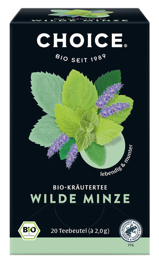 Eine Packung des Bio-Kräutertees 'Wilde Minze' der Marke Choice. Die Verpackung ist dunkelblau mit einem großen Bild von Minzblättern und violetten Minzblüten. Oben steht in weißer Schrift 'Choice' und darunter 'Bio seit 1989'. Unten steht 'Bio-Kräutertee Wilde Minze' in grüner Schrift. Es sind 20 Teebeutel à 2,0 g enthalten. Das Produkt ist als lebendig und munter beschrieben und trägt das Bio-Siegel sowie das Rainforest Alliance Zertifikat.