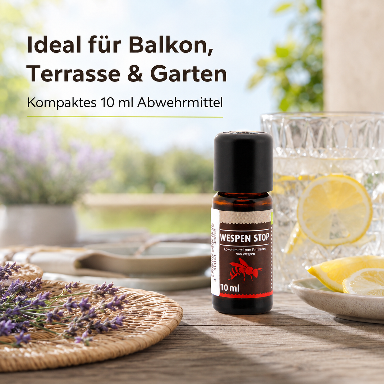 NaturGut Wespen Stop 10 ml auf einem Gartentisch für Balkon, Terrasse und Garten