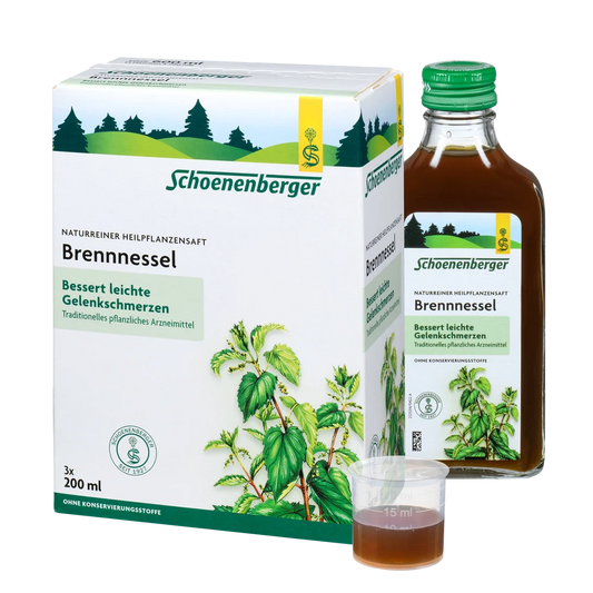 Schoenenberger Brennnessel Pflanzensaft – Packung und 200-ml-Flasche mit Dosierbecher, Produktabbildung