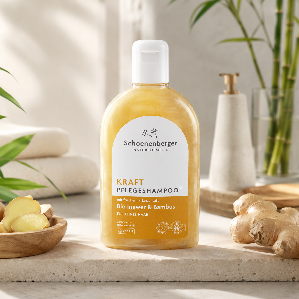 Schoenenberger Naturkosmetik Pflegeshampoo mit Ingwer und Bambus in heller Badezimmerumgebung