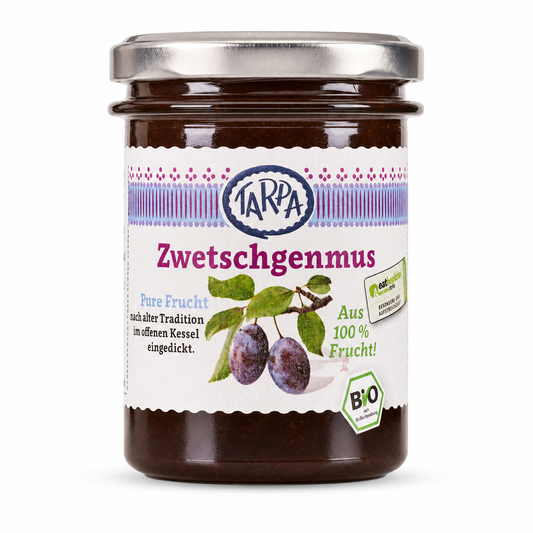 Tarpa Bio Zwetschgenmus aus 100 Prozent Frucht im 220-g-Glas vor weißem Hintergrund